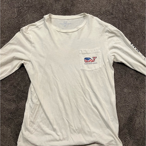 XS Vineyard Vines - Picture 1 of 1